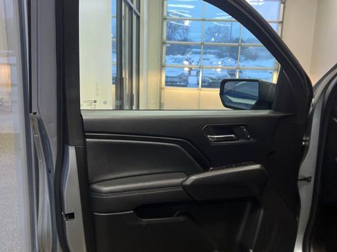 Used 2023 Chevrolet Colorado LT image 16
