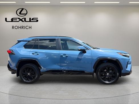 Used 2023 Toyota RAV4 SE w/ Convenience Package AWD/4WD image 5
