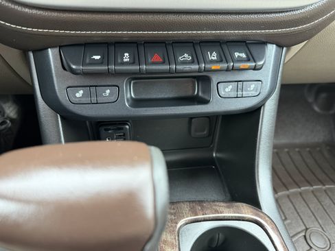 Used 2019 GMC Canyon SLT w/ Driver Alert Package AWD/4WD image 6