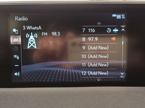 Used 2019 Lexus UX 200 image 22