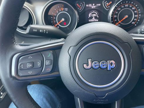 Used 2019 Jeep Wrangler Sport image 24