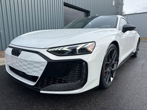 New 2026 Audi RS e-tron GT performance image 3