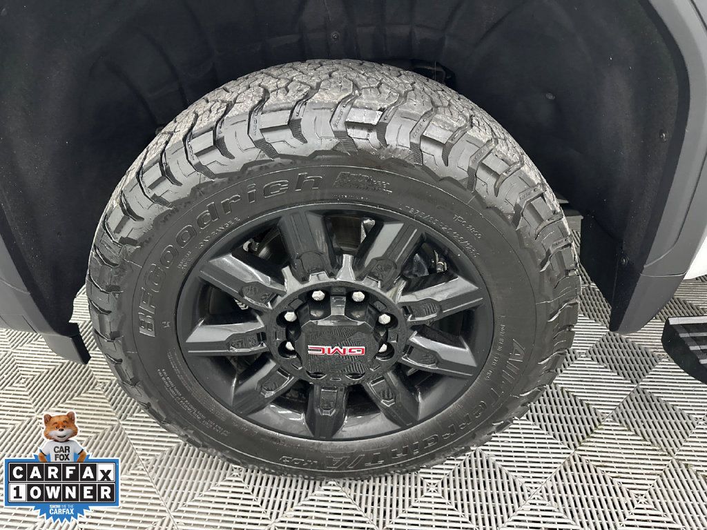Used 2025 GMC Sierra 2500 AT4 w/ AT4 Premium Plus Package AWD/4WD image 13