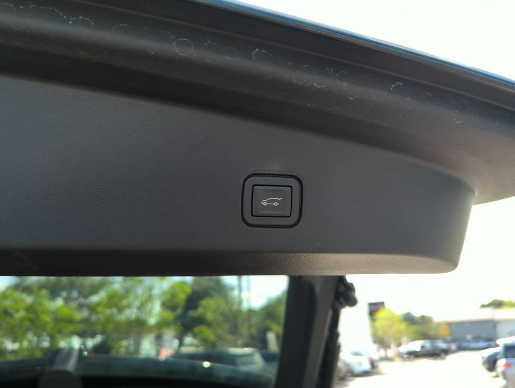 Used 2024 Cadillac Lyriq Sport RWD image 31