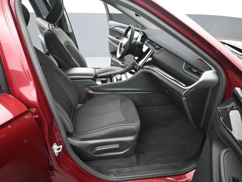 Used 2023 Jeep Grand Cherokee L Laredo image 20