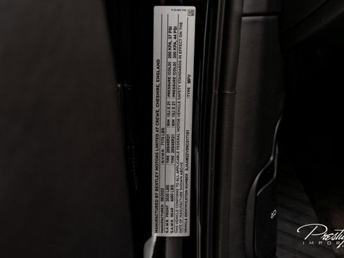 Used 2022 Bentley Bentayga image 61