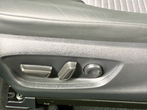 Used 2023 Toyota Camry SE image 15