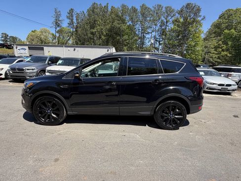 Used 2019 Ford Escape Titanium image 9