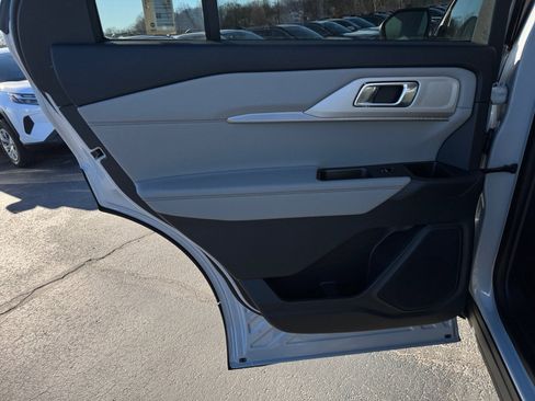 New 2026 Ford Explorer Active w/ Active Comfort Package image 25