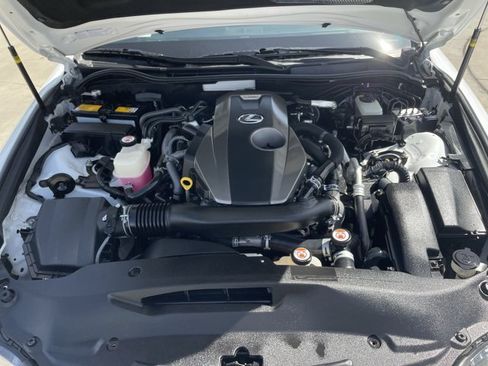 Used 2017 Lexus IS 200t RWD image 30