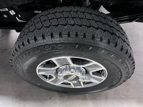 Used 2026 Ford F250 Lariat AWD/4WD image 9