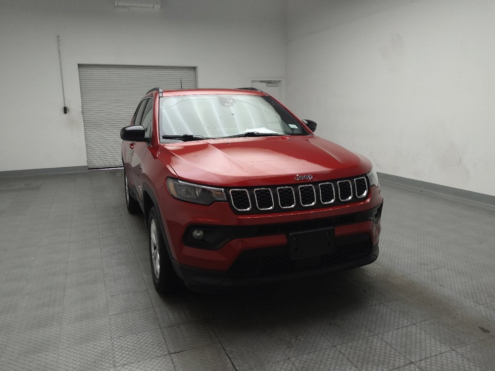 Used 2025 Jeep Compass Latitude w/ Sun & Sound Group AWD/4WD image 14