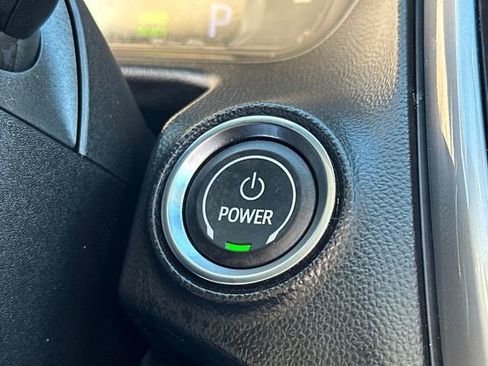 Used 2022 Chevrolet Bolt EUV LT w/ Convenience Package image 36