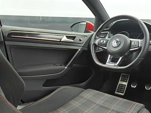 Used 2016 Volkswagen Golf 4-Door FWD image 22
