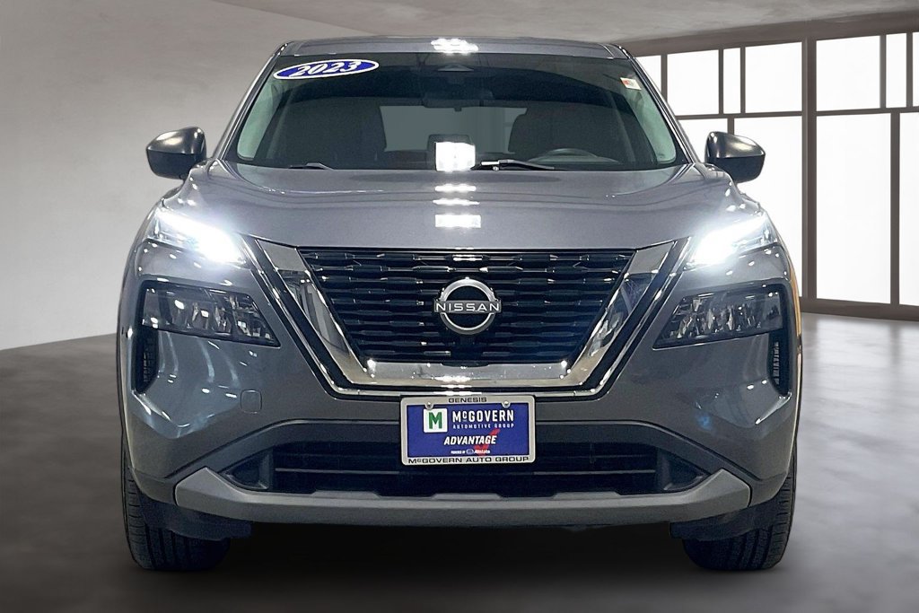 Used 2023 Nissan Rogue S AWD/4WD image 2