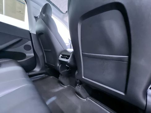 Used 2022 Tesla Model Y Performance AWD/4WD image 38