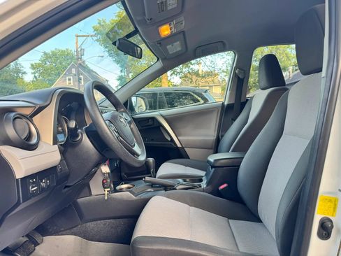 Used 2013 Toyota RAV4 LE AWD/4WD image 7
