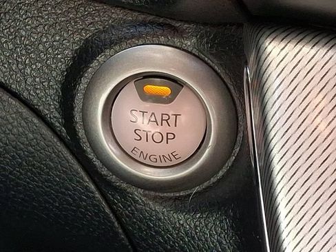 Used 2015 Nissan Sentra SR w/ SR Premium Package FWD image 24