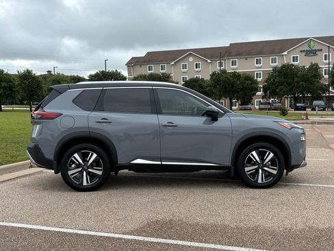 Used 2023 Nissan Rogue Platinum w/ Platinum Premium Package FWD image 5