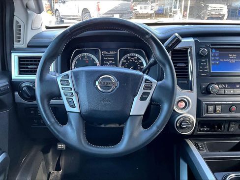 Used 2017 Nissan Titan PRO-4X w/ Pro-4x Convenience Package image 5