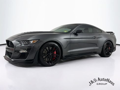 Used 2020 Ford Mustang Shelby GT500 w/ Technology Package RWD image 3