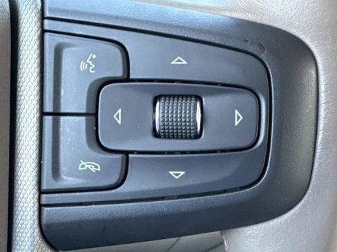 Used 2022 GMC Yukon XL Denali RWD image 30