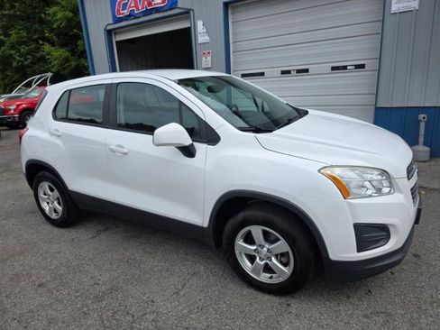 Used 2016 Chevrolet Trax LS AWD/4WD image 3