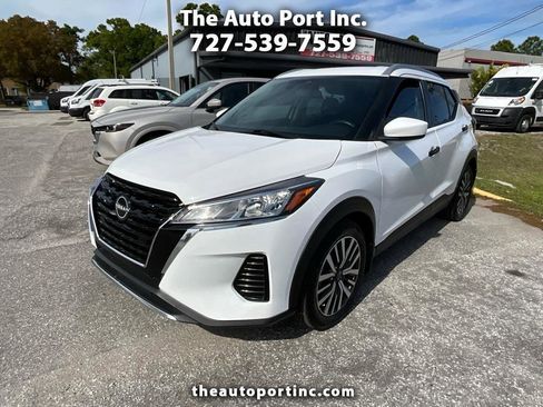 Used 2023 Nissan Kicks SV image 1