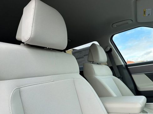 New 2026 Hyundai Santa Fe SE image 15