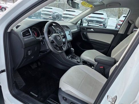 Used 2021 Volkswagen Tiguan SE AWD/4WD image 14