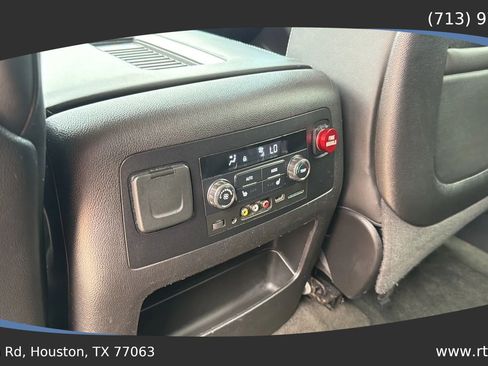 Used 2016 GMC Yukon XL SLT w/ Open Road Package RWD image 26