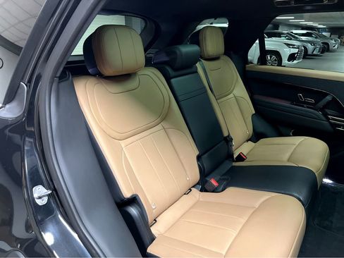 Used 2023 Land Rover Range Rover Sport SE Dynamic image 23