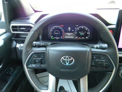 Used 2025 Toyota Tacoma TRD Off-Road AWD/4WD image 15