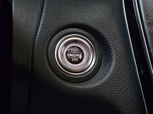 Used 2019 Mercedes-Benz C 300 Sedan image 35