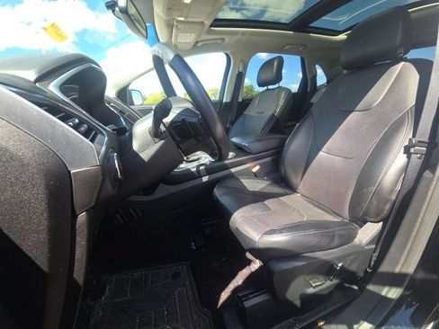 Used 2016 Ford Edge Titanium w/ Equipment Group 301A AWD/4WD image 25