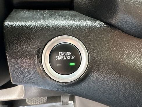 Used 2024 GMC Terrain SLT image 30