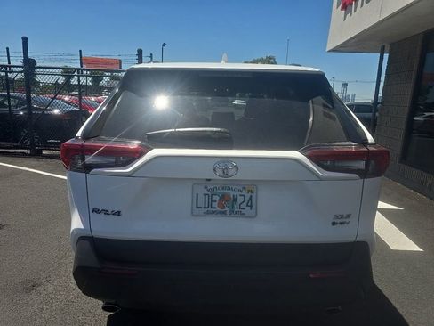 Used 2025 Toyota RAV4 XLE AWD/4WD image 5