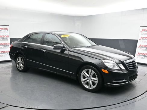 Used 2011 Mercedes-Benz E 350 4MATIC Sedan image 2