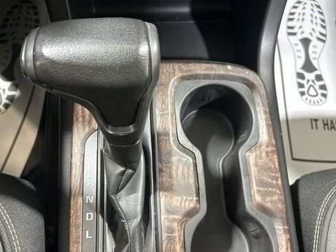 Used 2021 GMC Canyon Denali image 30