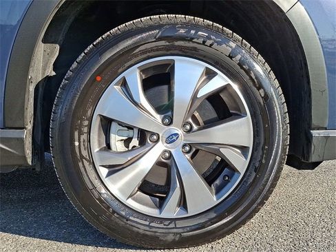 Used 2025 Subaru Ascent Premium image 8