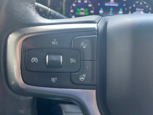Used 2022 Chevrolet Silverado 1500 LT AWD/4WD image 17