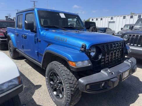 Used 2022 Jeep Gladiator Sport AWD/4WD image 3