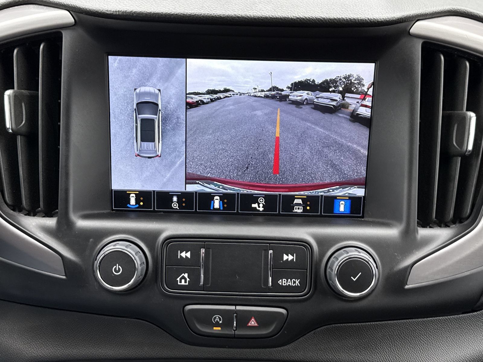 Used 2024 GMC Terrain AT4 w/ Infotainment Package II AWD/4WD image 26