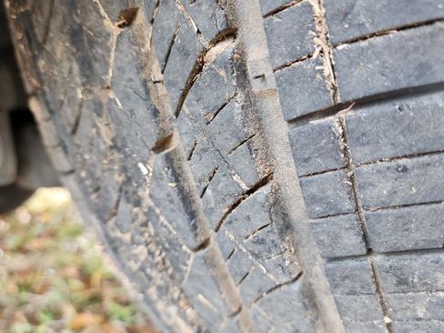 Used 2009 Kia Sorento LX image 14