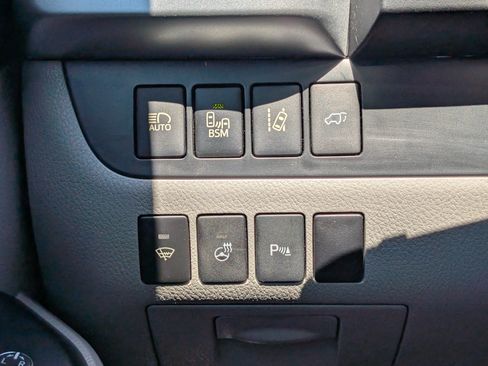 Used 2016 Toyota Highlander Limited Platinum FWD image 22