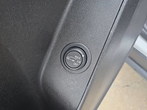 Used 2024 Chevrolet Equinox LT AWD/4WD image 34
