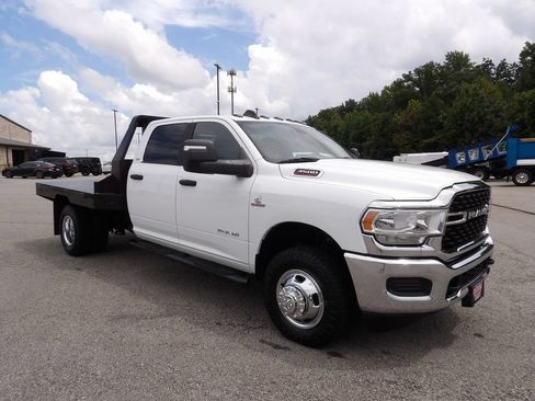 Used 2024 RAM 3500 SLT w/ Quick Order Package 2YG SLT AWD/4WD image 10