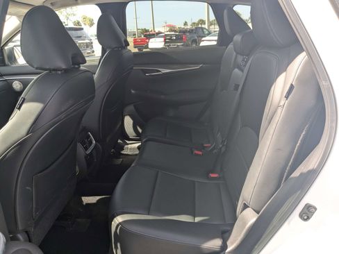 Used 2023 INFINITI QX50 Luxe FWD image 17