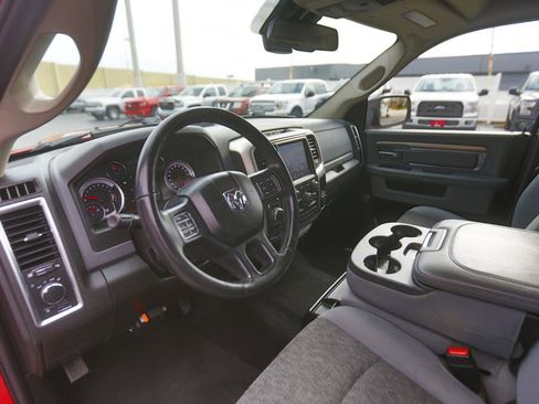 Used 2019 RAM 1500 Classic SLT w/ Luxury Group image 4