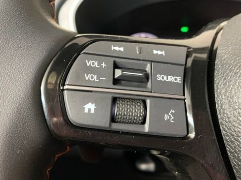 Used 2025 Honda Pilot Sport image 31